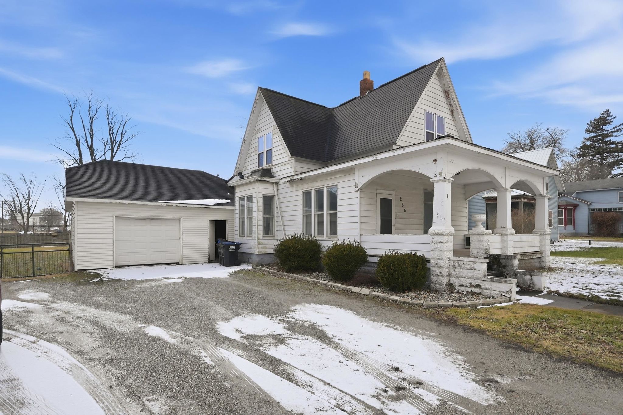 Image of 265 W Union Street